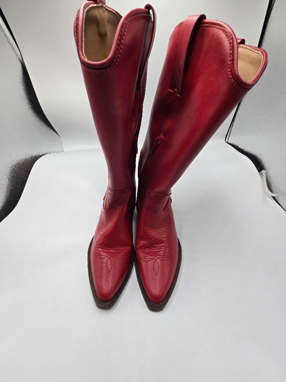Universal Thread Boots